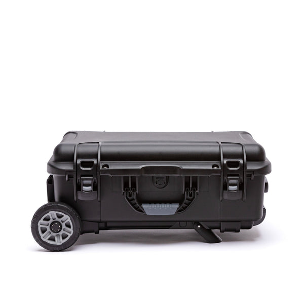 Nanuk 935 Waterproof Carry-On Hard ペリカン 935_HeavyDutyWheels-4_grande.