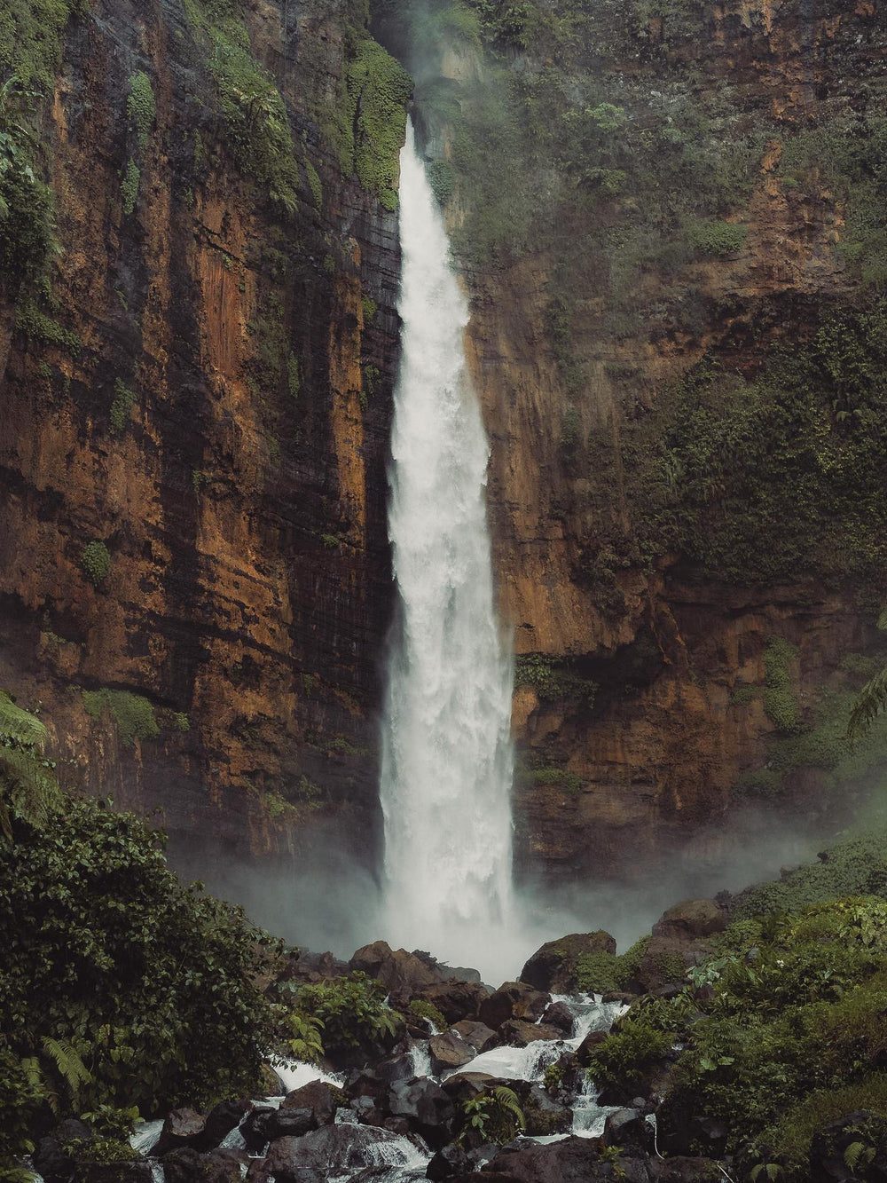 Filmmaker/Photographer capturing adventure, travel, and storytelling through cinematic visuals.